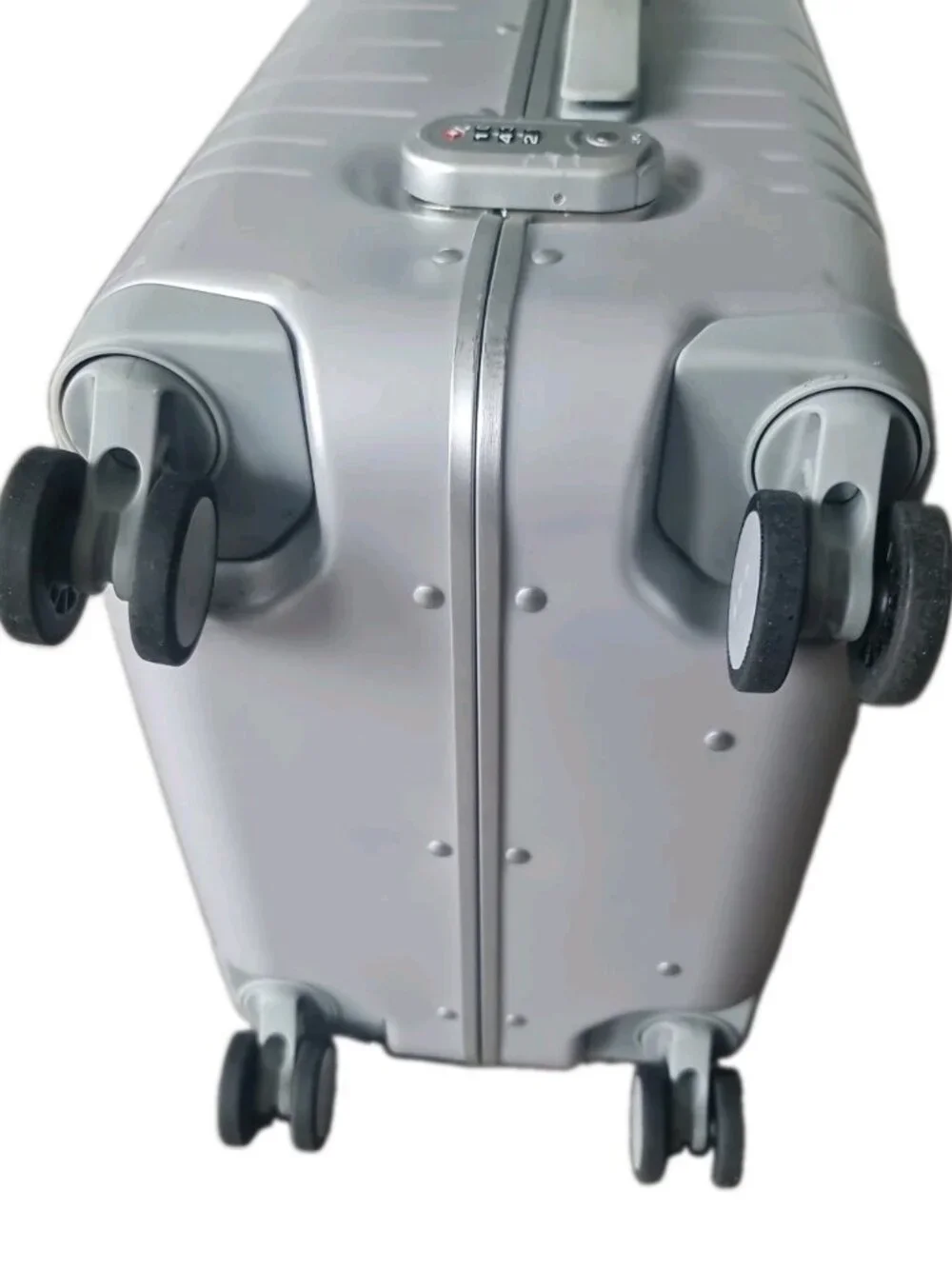 MONOS HYBRID 21” Carry-On Luggage Silver